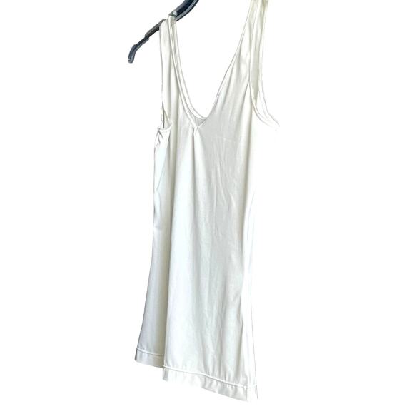 RED HOT BY SPANX ROUND NECK TANK TOP, WOMENS, L, SOLID WHITE,, 1” SHOULDER STRAP - Picture 7 of 10